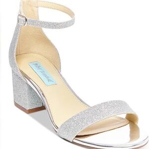 NWT Betsey Johnson Womens Silver Glitter Block Heel
